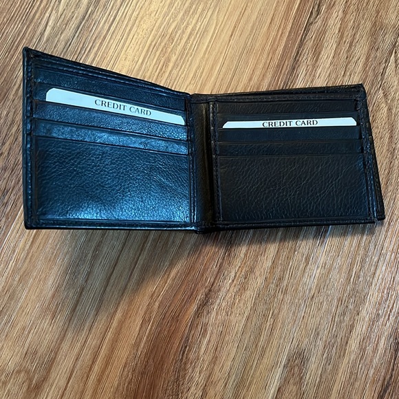 Deerfield Leathers Wallet - Picture 2 of 7